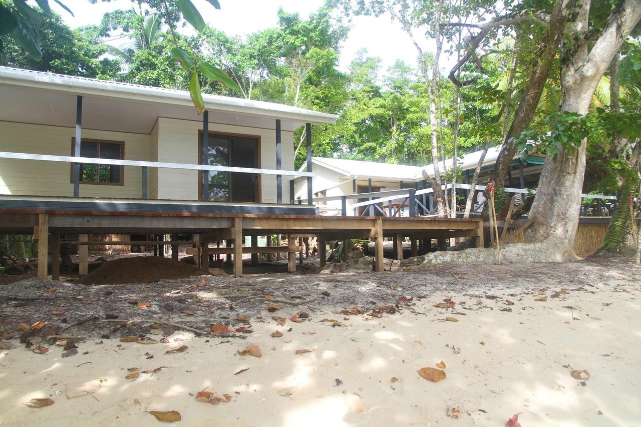 Evis Resort At Nggatirana Island Halisi ภายนอก รูปภาพ