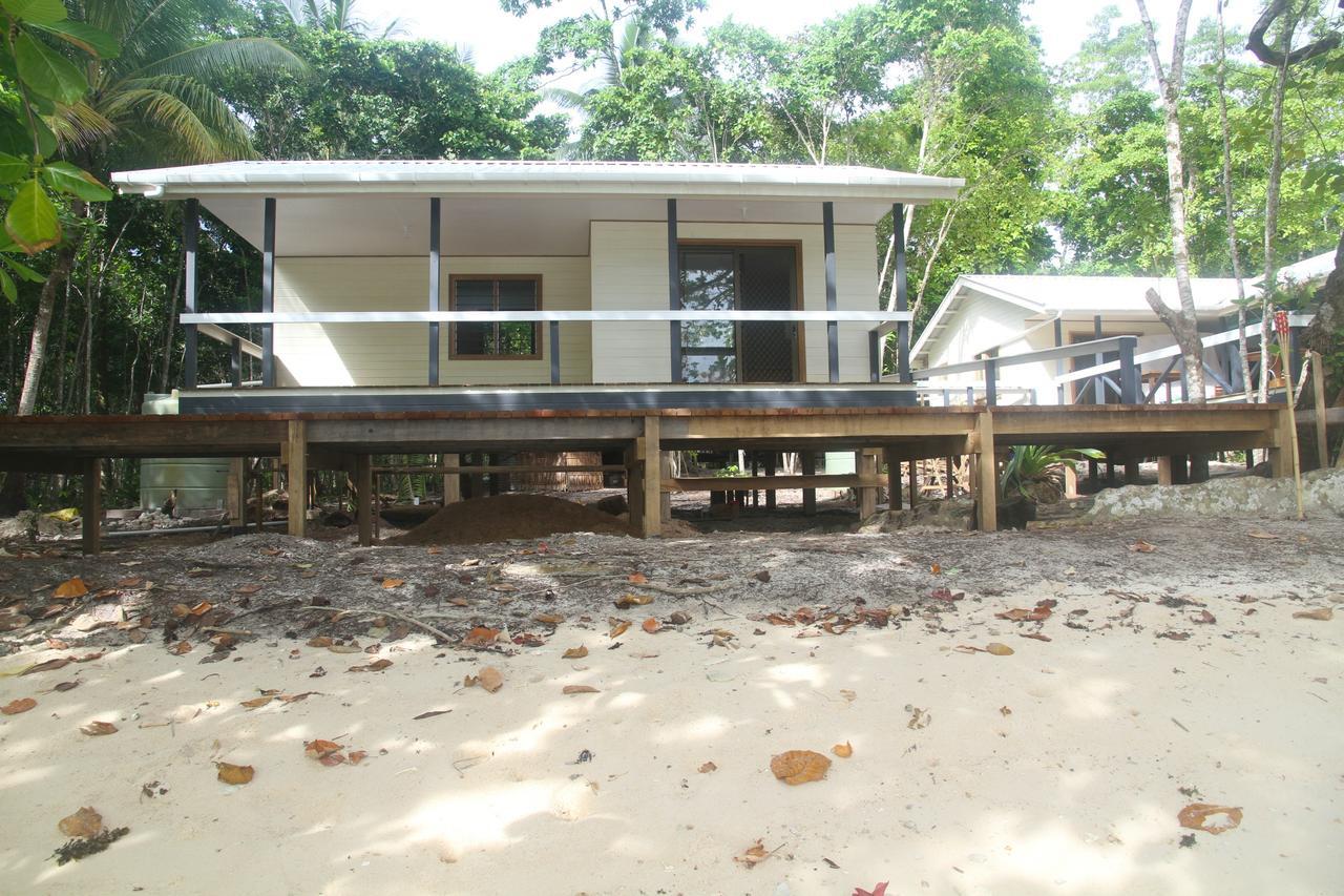 Evis Resort At Nggatirana Island Halisi ภายนอก รูปภาพ