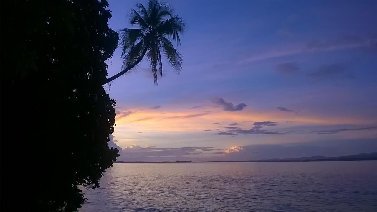 Evis Resort At Nggatirana Island Halisi ภายนอก รูปภาพ
